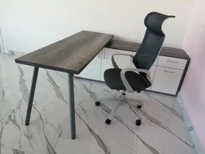 Escritorio de oficina en L