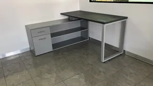 escritorio-gris-en-L