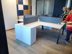 estaciones-trabajo-4-personas-pequeña