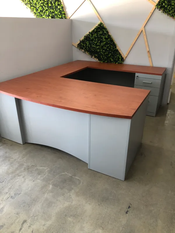 Escritorio cubiculo en forma U